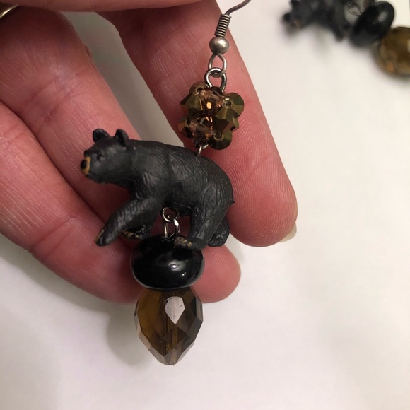 Wild black bear tiny mini crystal earring brown - Picture 3 of 3